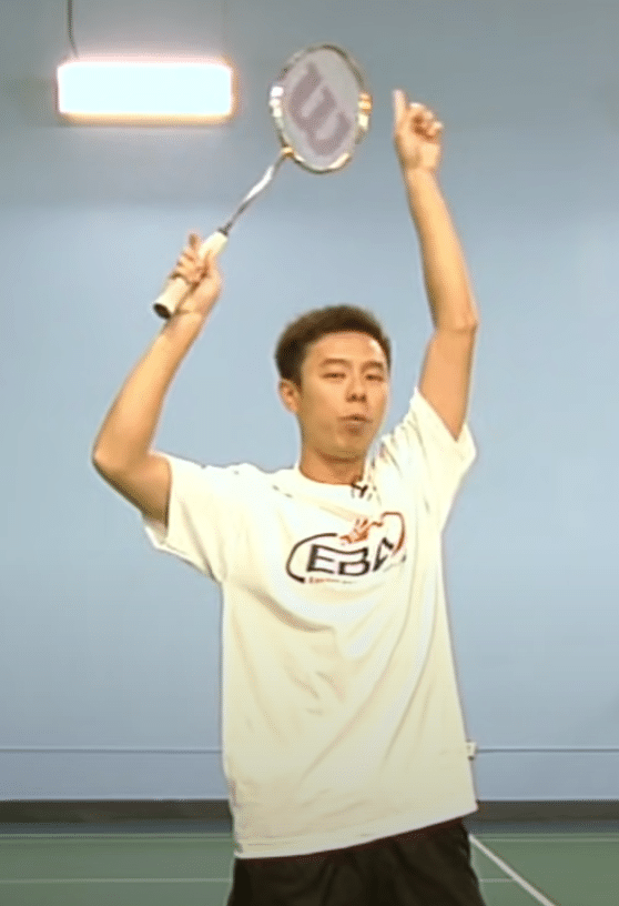 positions in badminton - example of attacking stance